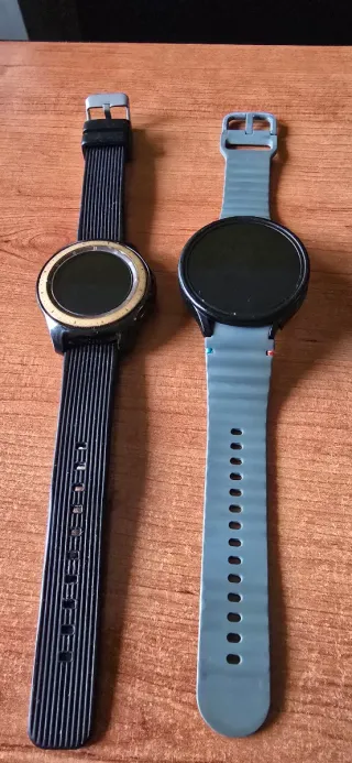 Reloj Samsung Negro y Dorado