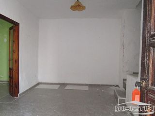 Casa adosada en venta en Baena