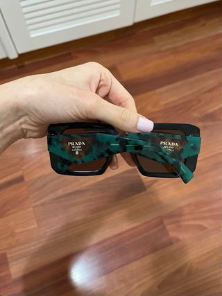 Gafas de sol Prada cuadradas