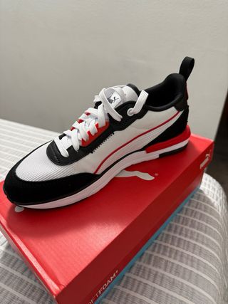 Zapatillas Puma Blancas, Negras y Rojas