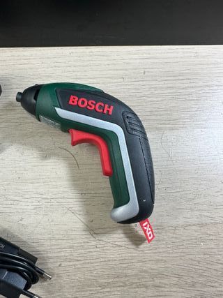 Bosch atornillador a batería compacto