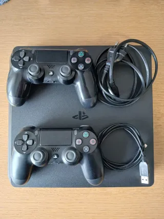 PS4 Slim 500GB + 2 Mandos + FC 24 y FIFA 22
