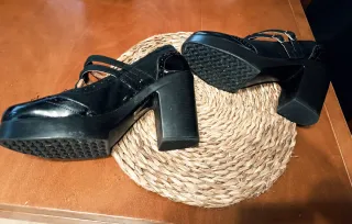 Zapatos de tacón negros