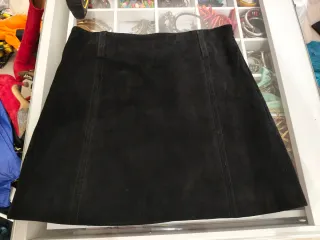 Falda Zara Cuero Negra Talla S