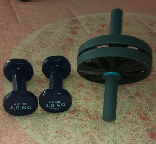 2 Manubri 2kg + Ruota Addominali