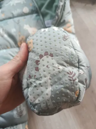 Buzo de bebé con estampado de dinosaurios