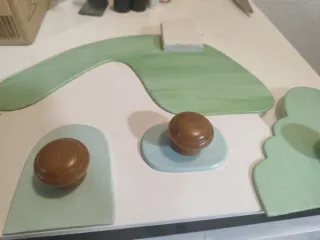 Perchero infantil madera.