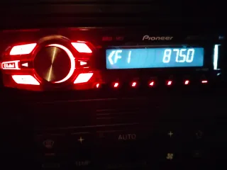 Radio Coche Pioneer No tiene bluetooth