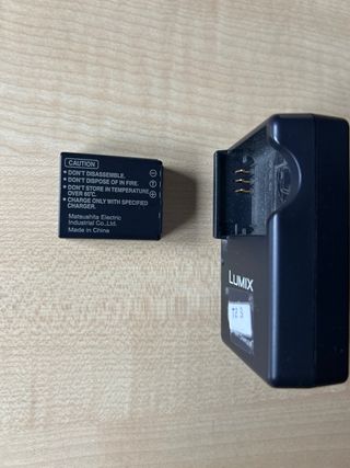 Batteria e caricatore Panasonic Lumix TZ3