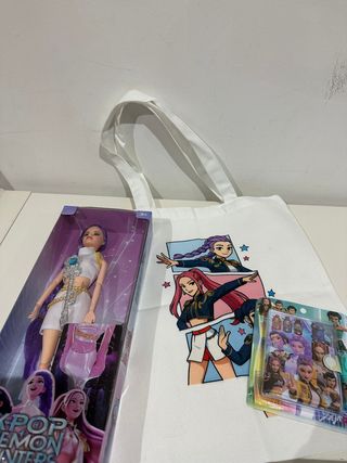 Pack Muñeca K-Pop Rumi + accesorios
