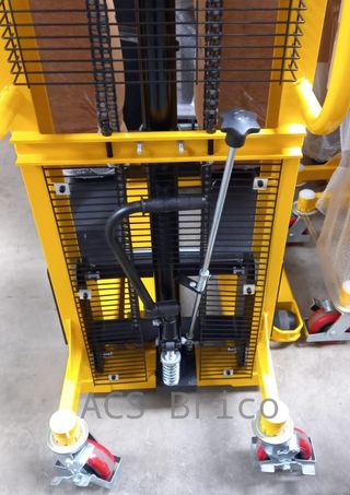 Transpaleta Apilador Elevador de Palets Manual 700 Kg - 1600 mm - 65341 - Mader