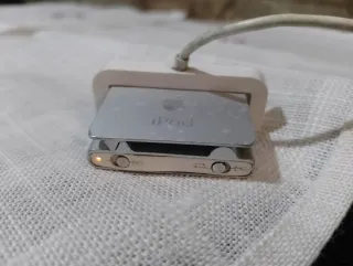 Apple iPod Shuffle Plata leer descripción