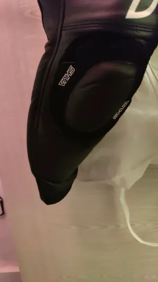 Mono de moto Shua negro y amarillo