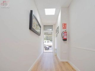 Local comercial en venta en Cervantes en Granada