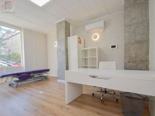 Local comercial en venta en Cervantes en Granada