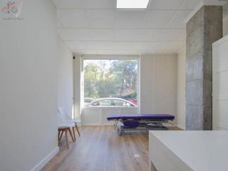 Local comercial en venta en Cervantes en Granada