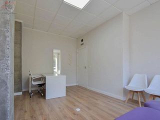 Local comercial en venta en Cervantes en Granada