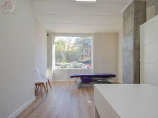 Local comercial en venta en Cervantes en Granada