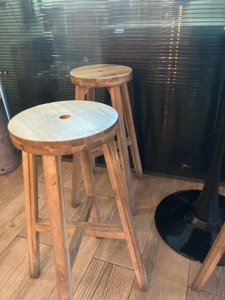 6 taburetes de madera