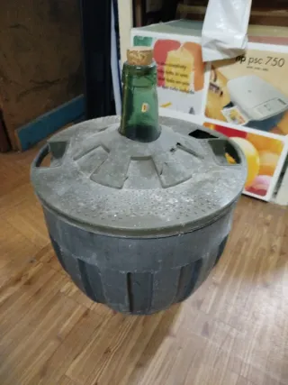 Garrafa antigua de cristal