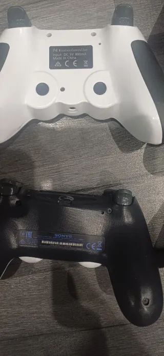 Mandos PS4 (PlayStation 4) Negro y blanco