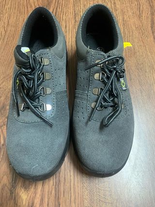 Zapatos de trabajo Unisex talla 39