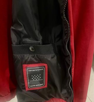 Cazadora Impermeable Emporio Armani Roja