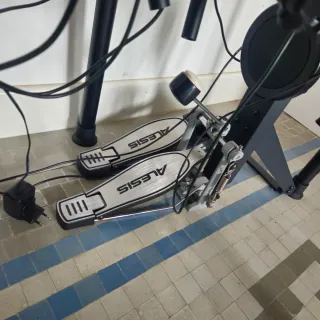 Batería Electrónica Alesis Nitro Mesh Kit