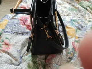 Borsa donna nera con manico a forma di gatto