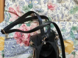 Borsa donna nera con manico a forma di gatto