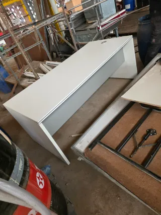 Mesas de oficina madera y metal