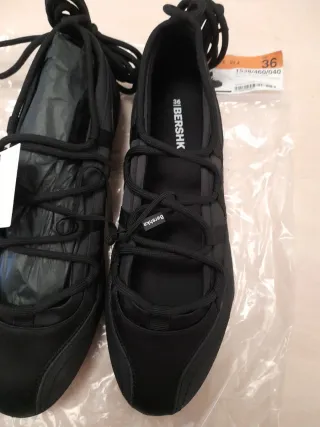 Bailarinas deportivas Bershka atadas talla 36