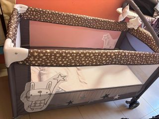 Cuna de viaje casi nueva