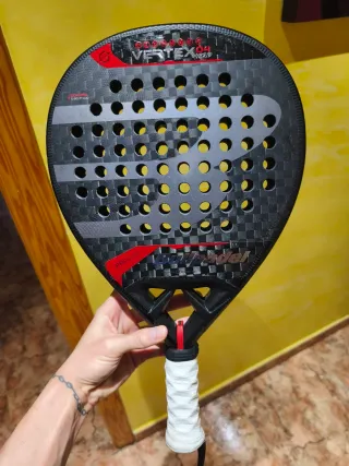 Pala de pádel Bullpadel VERTEX 04 Hybrid (reparada