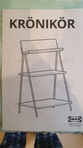 Estantería metálica roja