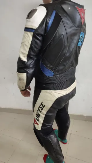 Mono Dainese Avro Talla [56] 2Piezas