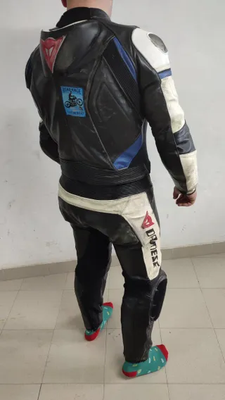 Mono Dainese Avro Talla [56] 2Piezas