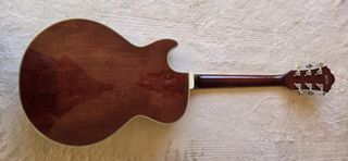 Ibanez GB10EM-AA George Benson Guitarra