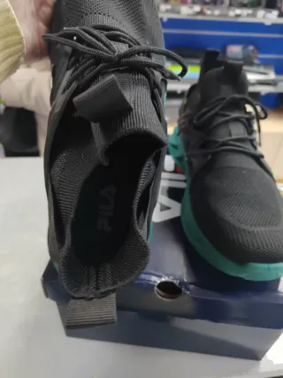 Zapatillas Fila Negras y Verdes