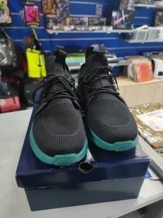 Zapatillas Fila Negras y Verdes