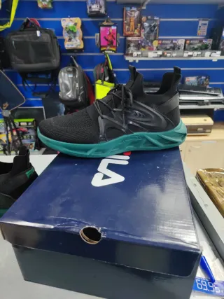 Zapatillas Fila Negras y Verdes