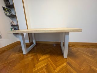 Mesa de salón madera y metal diseño moderno