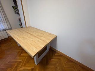 Mesa de salón madera y metal diseño moderno