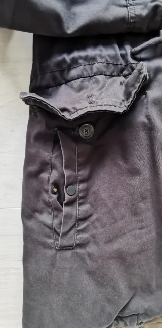 Cazadora con capucha y pelo