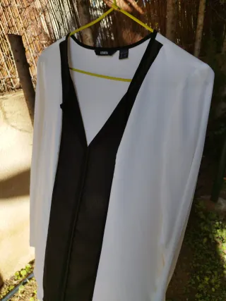 Blusa blanca con detalles plateados Blusas blanca