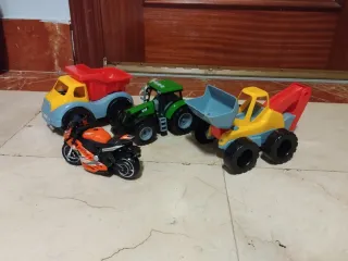 Lote de 4 vehículos de juguete