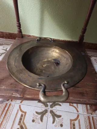 Mesa camilla antigua de madera