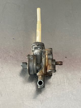 Grifo Gasolina Suzuki Marauder 250
