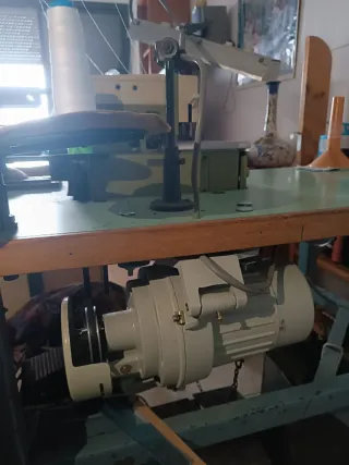 Máquina Overlock Industrial 4 Hilos