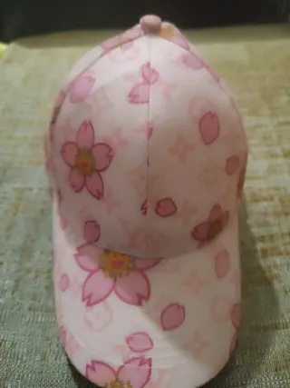 Gorra rosa con estampado de flores